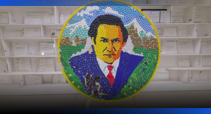 Image for Портрет Мукагали Макатаева из 1500 крышек создал школьник в Астане  